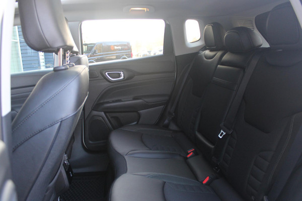 Jeep Compass 1.5T 142PK e-Hybrid North Star | PANORAMISCH SCHUIF / KANTEL DAK | ALPINE AUDIO SYSTEM | NAVIGATIE 10,25 "TOUCHSCREEN | APPLE CARPLAY/ANDROID AUTO | 360° ACHTERUITRIJ | DAB+ RADIO | CLIMATE CONTROL | GLOSS BLACK LICHTMETALEN VELGEN | ADAPTIVE / CRUISE CONTROL | DIGITAAL INSTRUMENTENPANEEL | ELEKTRISCH BEDIENBARE ACHTERKLEP | FULL LED KOPLAMPEN | LED MISTLAMPEN / BOCHTVERLICHTING | KEYLESS ENTRY & START | DRAADLOOS LADEN TELEFOON |