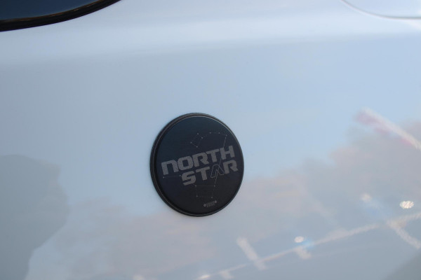 Jeep Compass 1.5T 142PK e-Hybrid North Star | PANORAMISCH SCHUIF / KANTEL DAK | ALPINE AUDIO SYSTEM | NAVIGATIE 10,25 "TOUCHSCREEN | APPLE CARPLAY/ANDROID AUTO | 360° ACHTERUITRIJ | DAB+ RADIO | CLIMATE CONTROL | GLOSS BLACK LICHTMETALEN VELGEN | ADAPTIVE / CRUISE CONTROL | DIGITAAL INSTRUMENTENPANEEL | ELEKTRISCH BEDIENBARE ACHTERKLEP | FULL LED KOPLAMPEN | LED MISTLAMPEN / BOCHTVERLICHTING | KEYLESS ENTRY & START | DRAADLOOS LADEN TELEFOON |