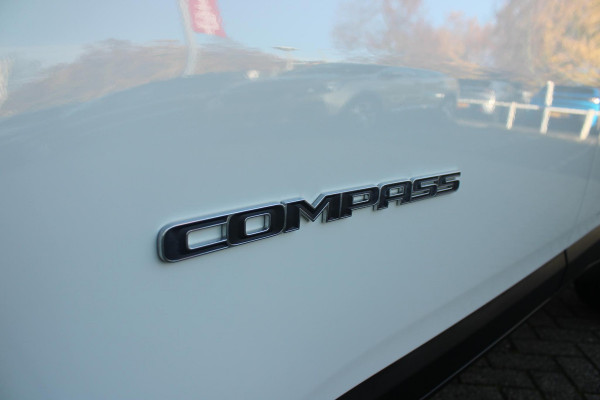 Jeep Compass 1.5T 142PK e-Hybrid North Star | PANORAMISCH SCHUIF / KANTEL DAK | ALPINE AUDIO SYSTEM | NAVIGATIE 10,25 "TOUCHSCREEN | APPLE CARPLAY/ANDROID AUTO | 360° ACHTERUITRIJ | DAB+ RADIO | CLIMATE CONTROL | GLOSS BLACK LICHTMETALEN VELGEN | ADAPTIVE / CRUISE CONTROL | DIGITAAL INSTRUMENTENPANEEL | ELEKTRISCH BEDIENBARE ACHTERKLEP | FULL LED KOPLAMPEN | LED MISTLAMPEN / BOCHTVERLICHTING | KEYLESS ENTRY & START | DRAADLOOS LADEN TELEFOON |