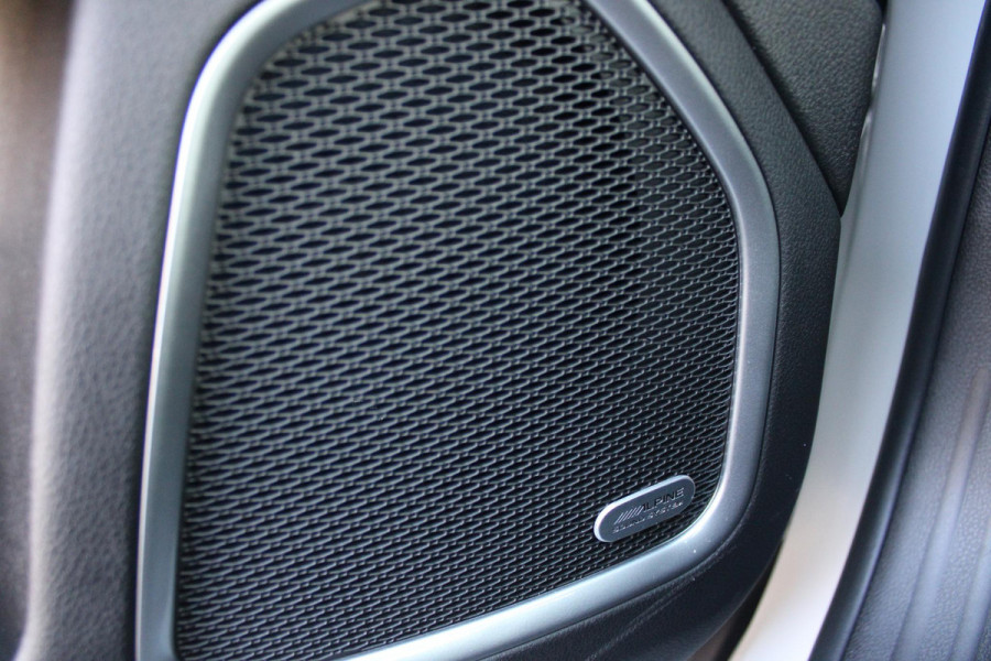 Jeep Compass 1.5T 142PK e-Hybrid North Star | PANORAMISCH SCHUIF / KANTEL DAK | ALPINE AUDIO SYSTEM | NAVIGATIE 10,25 "TOUCHSCREEN | APPLE CARPLAY/ANDROID AUTO | 360° ACHTERUITRIJ | DAB+ RADIO | CLIMATE CONTROL | GLOSS BLACK LICHTMETALEN VELGEN | ADAPTIVE / CRUISE CONTROL | DIGITAAL INSTRUMENTENPANEEL | ELEKTRISCH BEDIENBARE ACHTERKLEP | FULL LED KOPLAMPEN | LED MISTLAMPEN / BOCHTVERLICHTING | KEYLESS ENTRY & START | DRAADLOOS LADEN TELEFOON |