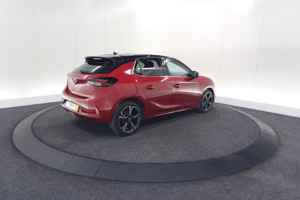 Opel Corsa 1.2 Turbo 100 Ultimate | Panoramadak | Camera | Dodehoekdetectie | Apple Carplay