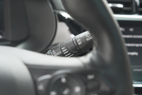 Opel Corsa 1.2 Turbo 100 Ultimate | Panoramadak | Camera | Dodehoekdetectie | Apple Carplay