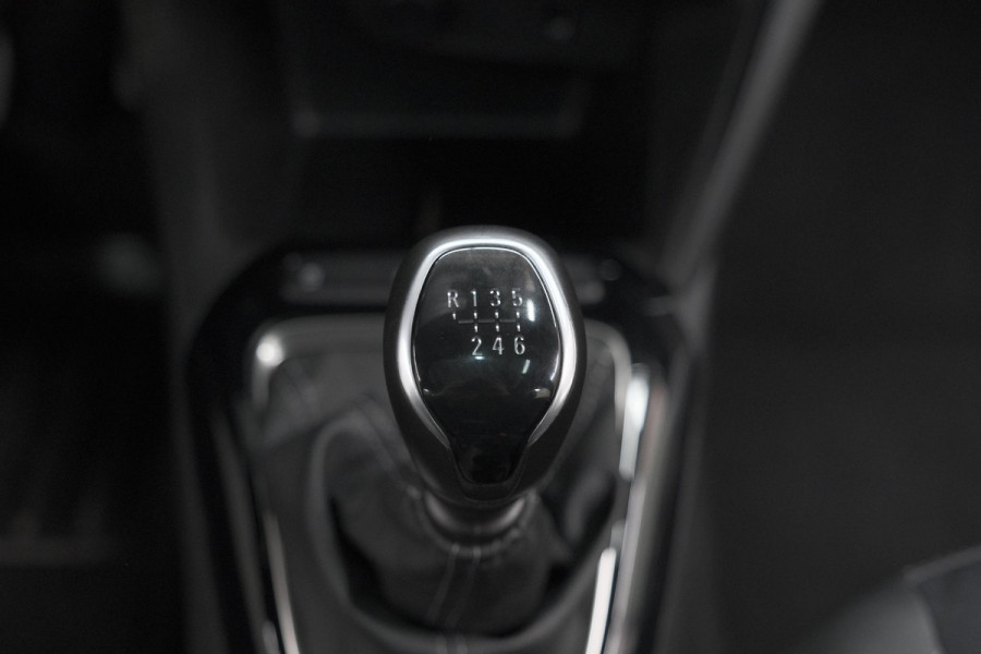 Opel Corsa 1.2 Turbo 100 Ultimate | Panoramadak | Camera | Dodehoekdetectie | Apple Carplay