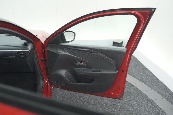 Opel Corsa 1.2 Turbo 100 Ultimate | Panoramadak | Camera | Dodehoekdetectie | Apple Carplay