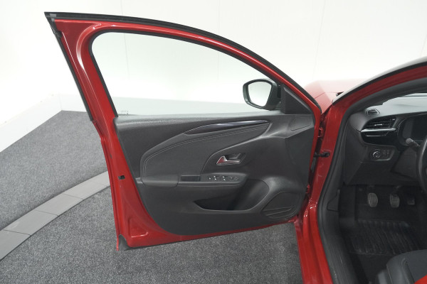 Opel Corsa 1.2 Turbo 100 Ultimate | Panoramadak | Camera | Dodehoekdetectie | Apple Carplay