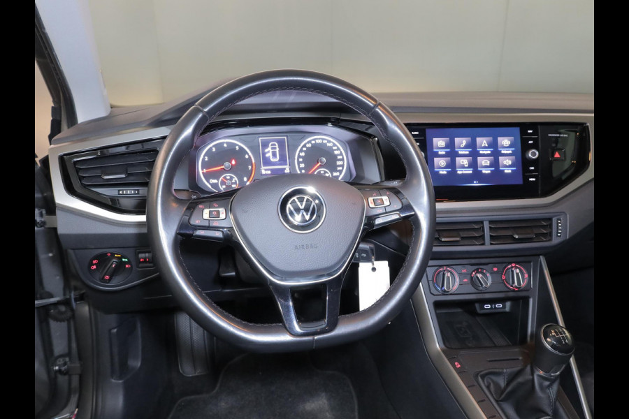 Volkswagen Polo 1.0 TSI R-Line Edition 95 pk | Navigatie | Parkeersensoren | Adaptieve cruise control | Apple Carplay/Android Auto |