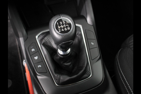 Ford Focus 1.0 EcoBoost 125pk Titanium Style | Navigatie | Parkeer pakket | Winter pakket | Stoel en stuur verwarming | Climate Control | Led | Extra getint glas