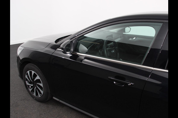 Ford Focus 1.0 EcoBoost 125pk Titanium Style | Navigatie | Parkeer pakket | Winter pakket | Stoel en stuur verwarming | Climate Control | Led | Extra getint glas