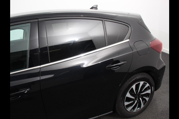 Ford Focus 1.0 EcoBoost 125pk Titanium Style | Navigatie | Parkeer pakket | Winter pakket | Stoel en stuur verwarming | Climate Control | Led | Extra getint glas