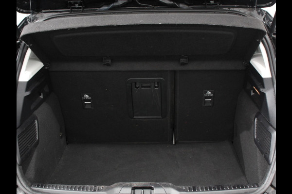 Ford Focus 1.0 EcoBoost 125pk Titanium Style | Navigatie | Parkeer pakket | Winter pakket | Stoel en stuur verwarming | Climate Control | Led | Extra getint glas