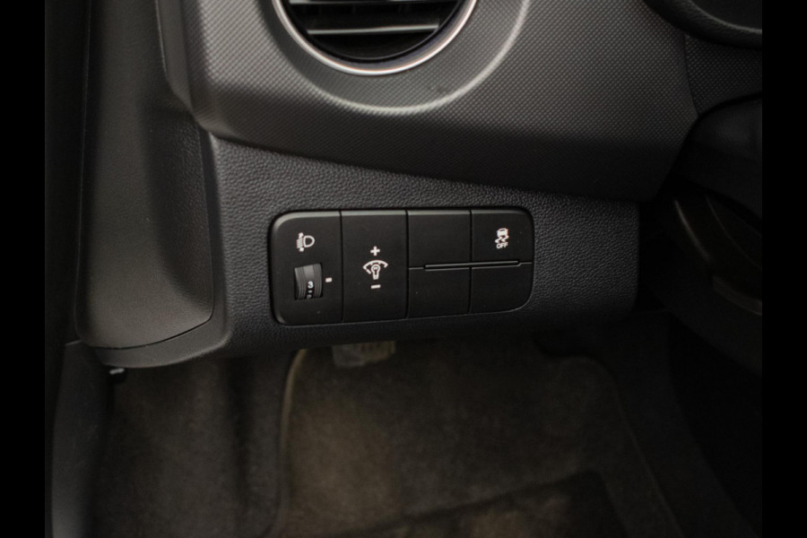 Hyundai i10 1.0i Comfort Sport (CRUISE,BLUETOOTH,ELEKTRISCH PAKKET,LED,AIRCO,SPORTSTOELEN,NIEUWE APK,NETTE STAAT)