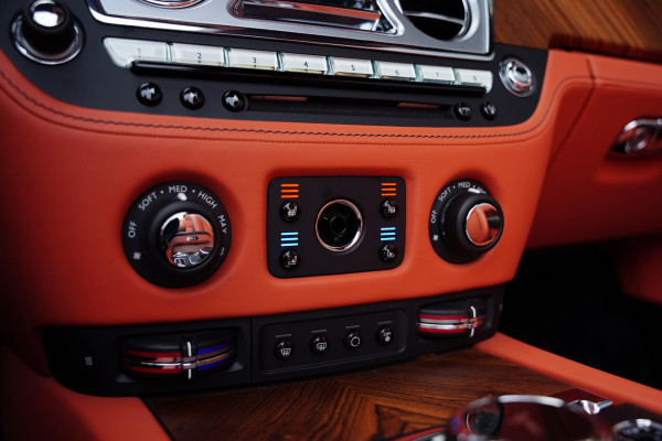 Rolls-Royce Dawn 6.6 V12 Dark Emerald 19 D.Km Bespoke Audio Teak Dek