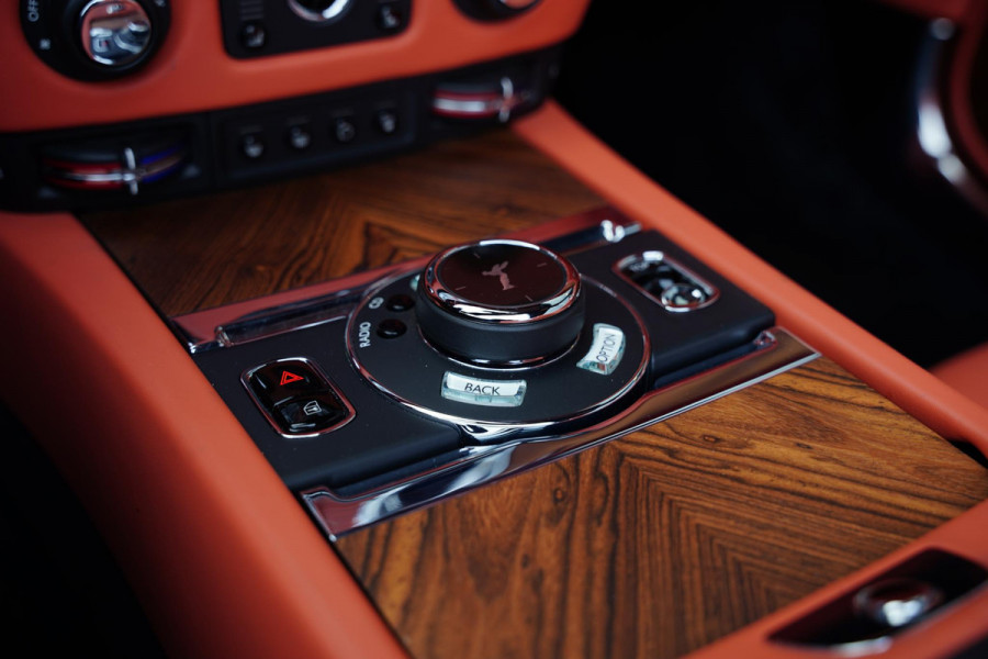 Rolls-Royce Dawn 6.6 V12 Dark Emerald 19 D.Km Bespoke Audio Teak Dek
