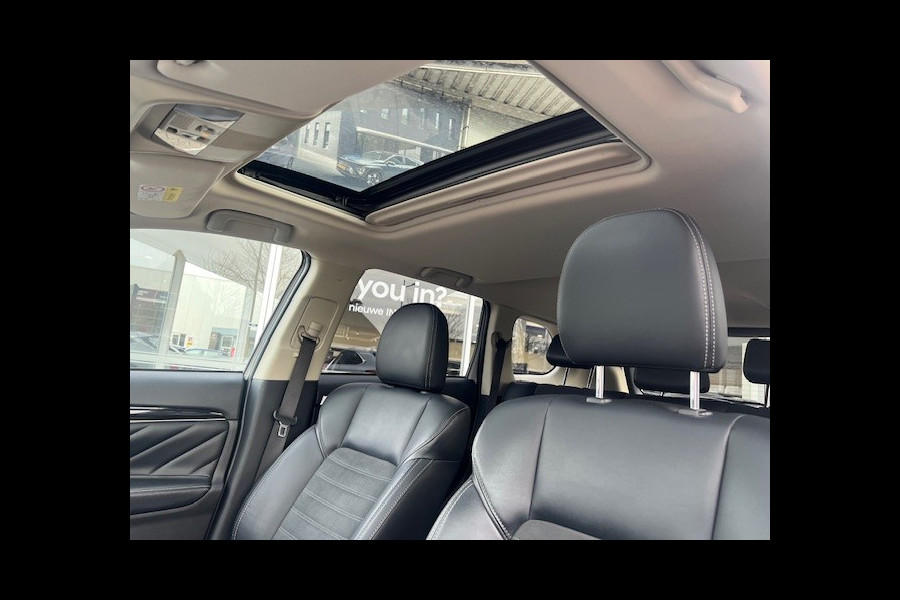 Mitsubishi Outlander 2.4 PHEV Intense+ schuifdak | trekhaak