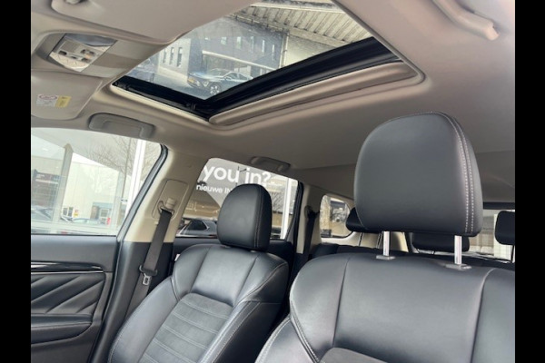 Mitsubishi Outlander 2.4 PHEV Intense+ schuifdak | trekhaak