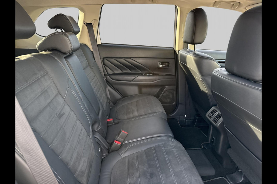 Mitsubishi Outlander 2.4 PHEV Intense+ schuifdak | trekhaak