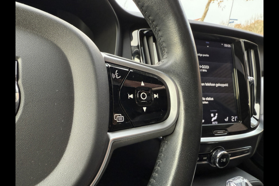 Volvo V60 2.0 T6 Twin Engine AWD Inscription | ACC | Panoramadak | Stoelverwarming | Apple Carplay | Camera