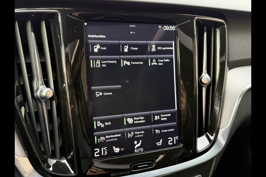 Volvo V60 2.0 T6 Twin Engine AWD Inscription | ACC | Panoramadak | Stoelverwarming | Apple Carplay | Camera