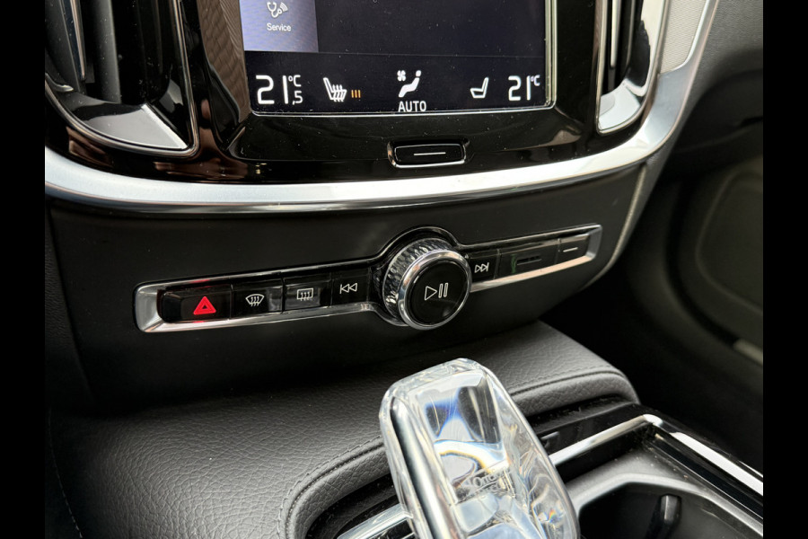 Volvo V60 2.0 T6 Twin Engine AWD Inscription | ACC | Panoramadak | Stoelverwarming | Apple Carplay | Camera