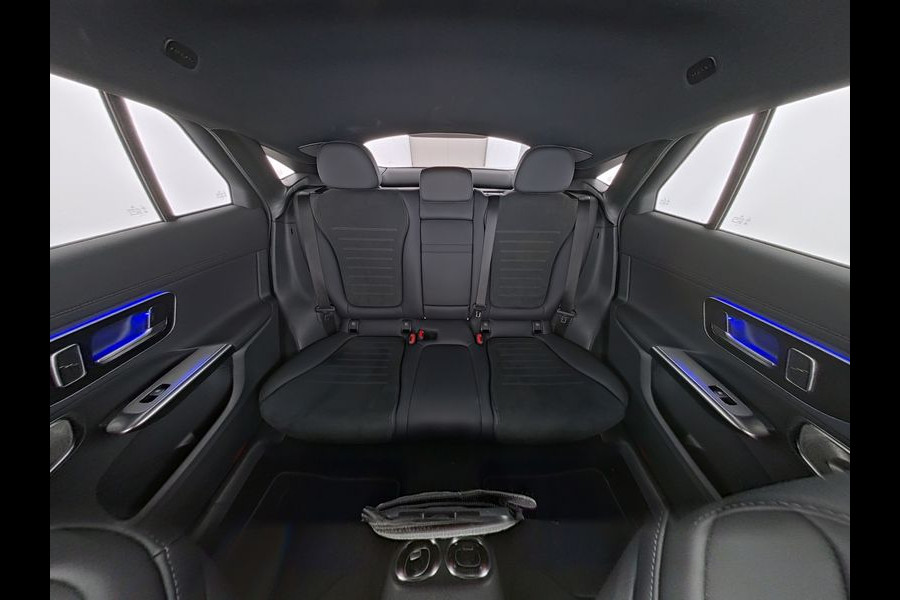 Mercedes-Benz GLC Coupé 300 e 4MATIC AMG Plug-In Hybride AMG Line Premium Plus | Night Pakket | Trekhaak | Alarm Klasse 3 | Distronic | Panorama Schuif-Kanteldak. Inclusief 24 maanden MB Certified garantie voor Europa.
