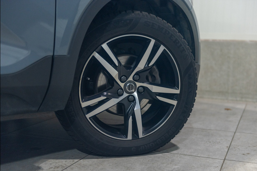 Volvo XC40 T3 Aut. R-Design ACC Trekhaak Parkeercamera 163pk