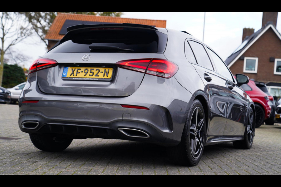 Mercedes-Benz A-Klasse 180 d Business Solution AMG | Panorama | Sfeerverlichting | Camera | Leder/Alcantara | AMG PAKKET | LED |