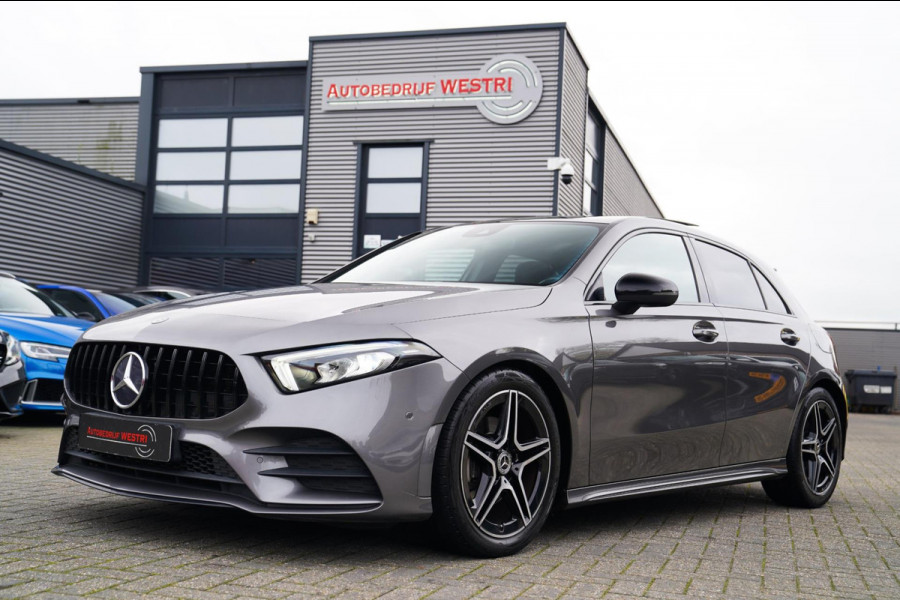 Mercedes-Benz A-Klasse 180 d Business Solution AMG | Panorama | Sfeerverlichting | Camera | Leder/Alcantara | AMG PAKKET | LED |