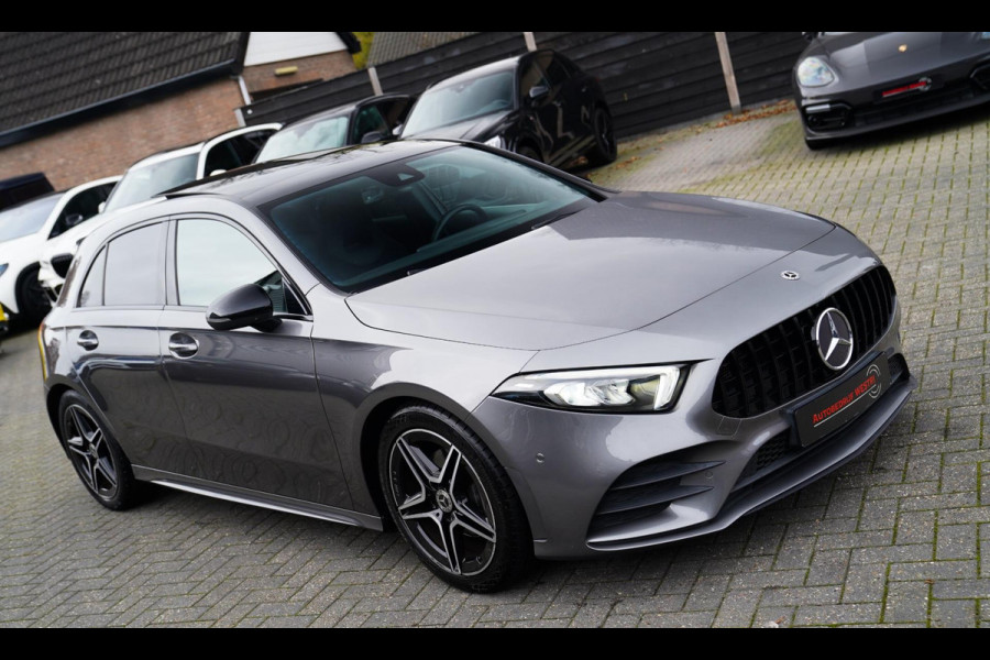 Mercedes-Benz A-Klasse 180 d Business Solution AMG | Panorama | Sfeerverlichting | Camera | Leder/Alcantara | AMG PAKKET | LED |