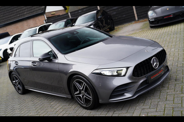 Mercedes-Benz A-Klasse 180 d Business Solution AMG | Panorama | Sfeerverlichting | Camera | Leder/Alcantara | AMG PAKKET | LED |