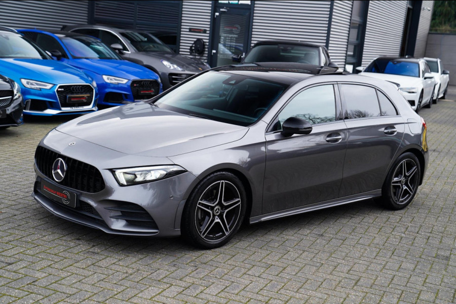 Mercedes-Benz A-Klasse 180 d Business Solution AMG | Panorama | Sfeerverlichting | Camera | Leder/Alcantara | AMG PAKKET | LED |
