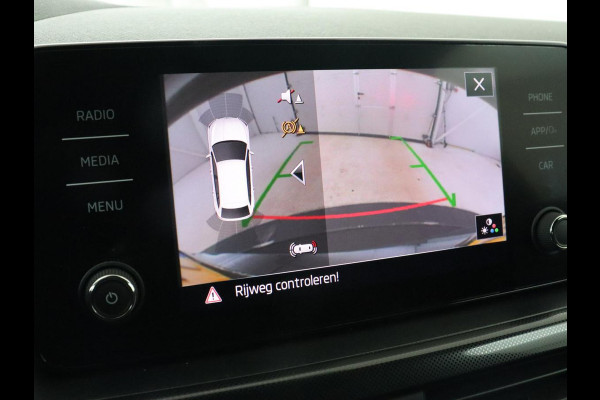 Škoda SCALA 1.0 TSI Sport | Stoelverwarming | Camera | Carplay | Climate control | Full LED | Cruise control | Sportstoelen | Parkeerhulp