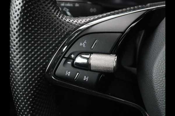 Škoda SCALA 1.0 TSI Sport | Stoelverwarming | Camera | Carplay | Climate control | Full LED | Cruise control | Sportstoelen | Parkeerhulp