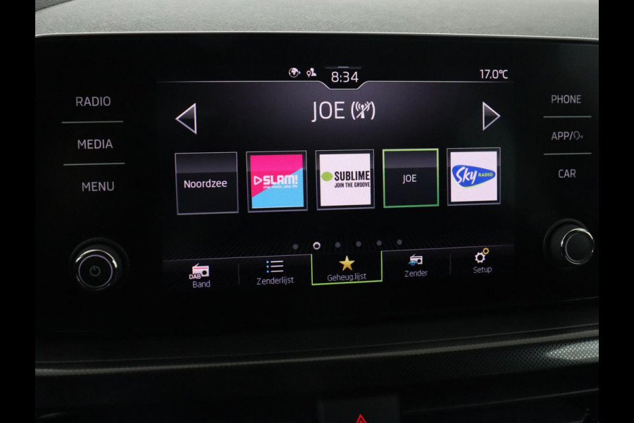 Škoda SCALA 1.0 TSI Sport | Stoelverwarming | Camera | Carplay | Climate control | Full LED | Cruise control | Sportstoelen | Parkeerhulp