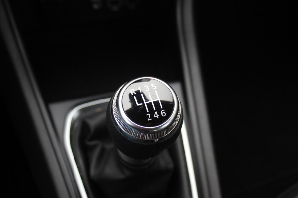 Renault Captur 1.0 TCe 90 Zen / Trekhaak / Camera / Navigatie / 17'' / Keyless / DAB / Cruise Control / Parkeerhulp V+A