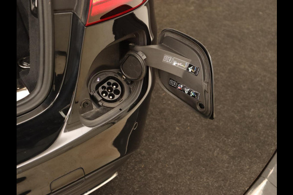 Mercedes-Benz C-Klasse 300e AMG Limited | Panoramadak | 360 Camera | Stoelverwarming | Carplay | Matrix LED | Leder/Alcantara | Navigatie | Park Assist | Sfeerverlichting | PHEV | Plug In