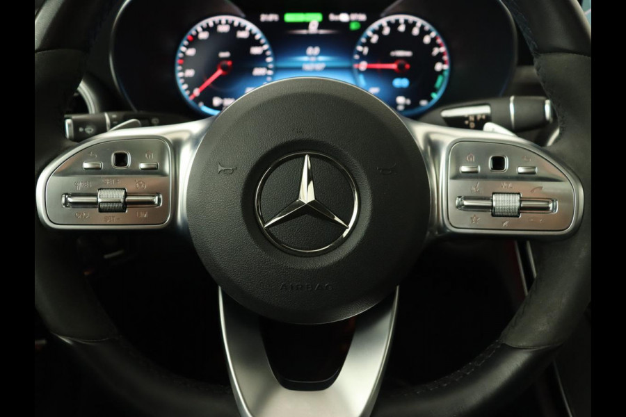 Mercedes-Benz C-Klasse 300e AMG Limited | Panoramadak | 360 Camera | Stoelverwarming | Carplay | Matrix LED | Leder/Alcantara | Navigatie | Park Assist | Sfeerverlichting | PHEV | Plug In