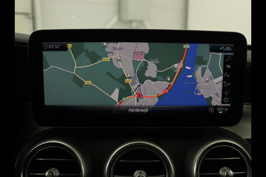 Mercedes-Benz C-Klasse 300e AMG Limited | Panoramadak | 360 Camera | Stoelverwarming | Carplay | Matrix LED | Leder/Alcantara | Navigatie | Park Assist | Sfeerverlichting | PHEV | Plug In