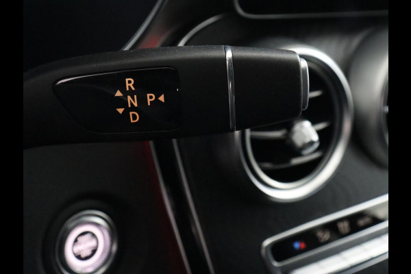 Mercedes-Benz C-Klasse 300e AMG Limited | Panoramadak | 360 Camera | Stoelverwarming | Carplay | Matrix LED | Leder/Alcantara | Navigatie | Park Assist | Sfeerverlichting | PHEV | Plug In