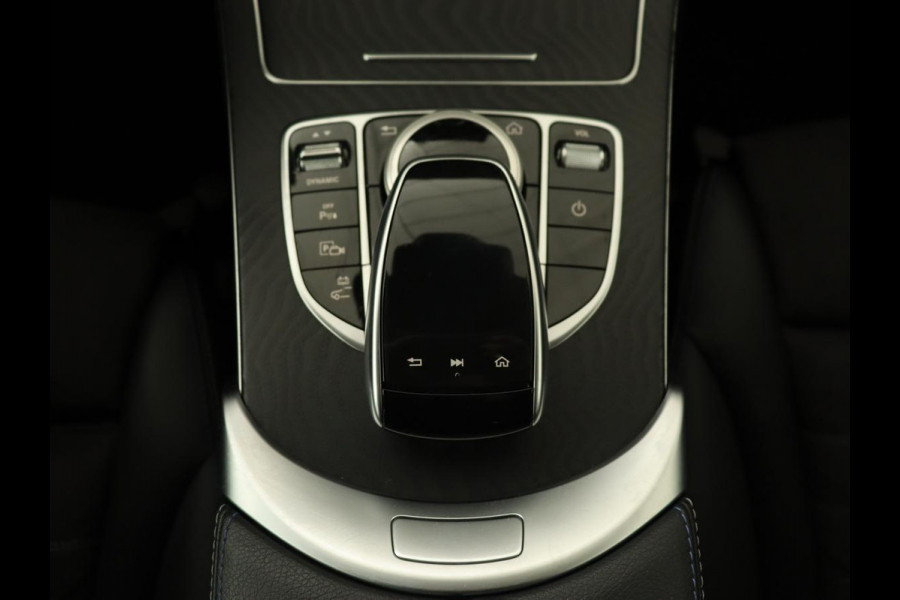 Mercedes-Benz C-Klasse 300e AMG Limited | Panoramadak | 360 Camera | Stoelverwarming | Carplay | Matrix LED | Leder/Alcantara | Navigatie | Park Assist | Sfeerverlichting | PHEV | Plug In