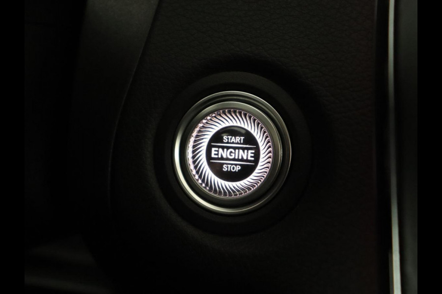 Mercedes-Benz C-Klasse 300e AMG Limited | Panoramadak | 360 Camera | Stoelverwarming | Carplay | Matrix LED | Leder/Alcantara | Navigatie | Park Assist | Sfeerverlichting | PHEV | Plug In