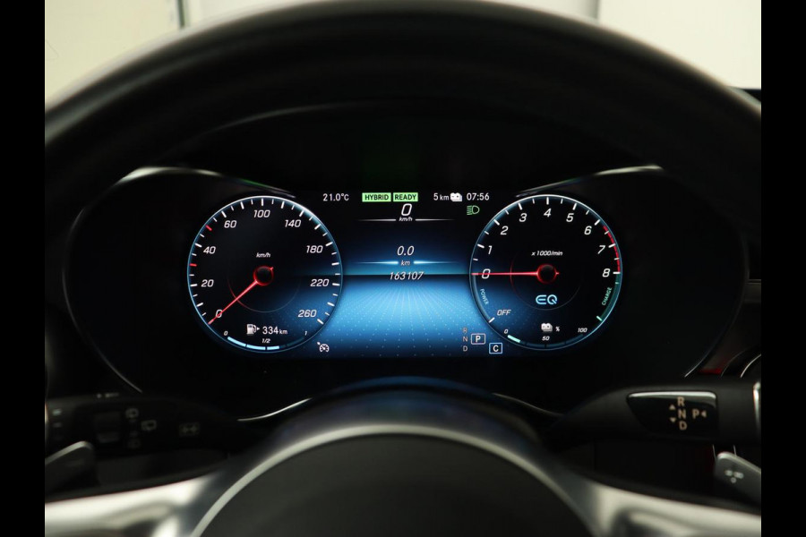 Mercedes-Benz C-Klasse 300e AMG Limited | Panoramadak | 360 Camera | Stoelverwarming | Carplay | Matrix LED | Leder/Alcantara | Navigatie | Park Assist | Sfeerverlichting | PHEV | Plug In