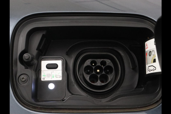 Renault Mégane 1.6 E-Tech Plug-In Hybrid 160 Business Zen | Carplay | Navigatie | Digital Cockpit | Parkeerhulp | Full LED | Climate control | DAB | Cruise control | Bluetooth | PHEV