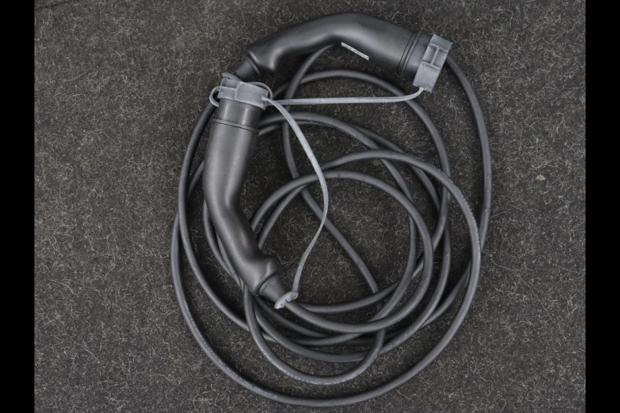 Renault Mégane 1.6 E-Tech Plug-In Hybrid 160 Business Zen | Carplay | Navigatie | Digital Cockpit | Parkeerhulp | Full LED | Climate control | DAB | Cruise control | Bluetooth | PHEV