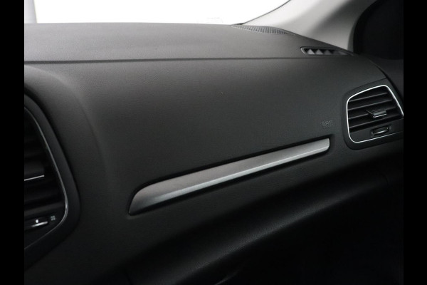 Renault Mégane 1.6 E-Tech Plug-In Hybrid 160 Business Zen | Carplay | Navigatie | Digital Cockpit | Parkeerhulp | Full LED | Climate control | DAB | Cruise control | Bluetooth | PHEV