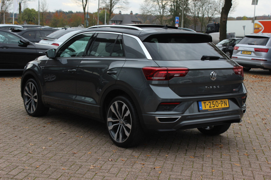 Volkswagen T-Roc 2.0 TSI 4Motion Sport 3x R-line / Panoramadak / CarPlay / Parkeerhulp V+A / 18'' / Stoelverwarming / Dodehoek / ACC