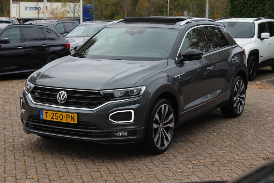 Volkswagen T-Roc 2.0 TSI 4Motion Sport 3x R-line / Panoramadak / CarPlay / Parkeerhulp V+A / 18'' / Stoelverwarming / Dodehoek / ACC