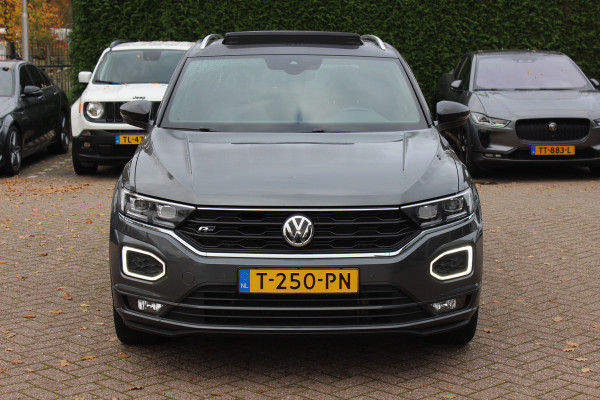 Volkswagen T-Roc 2.0 TSI 4Motion Sport 3x R-line / Panoramadak / CarPlay / Parkeerhulp V+A / 18'' / Stoelverwarming / Dodehoek / ACC