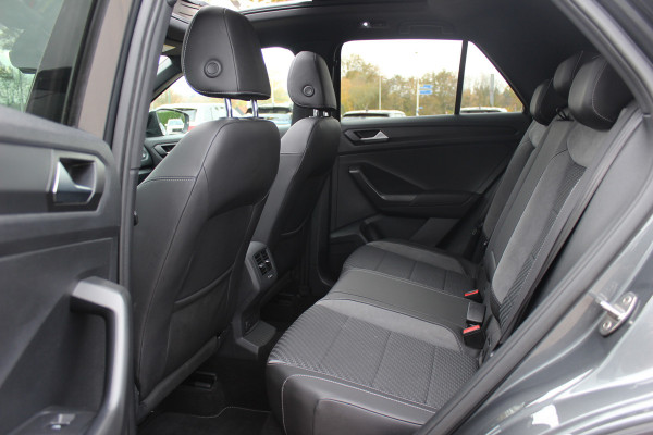 Volkswagen T-Roc 2.0 TSI 4Motion Sport 3x R-line / Panoramadak / CarPlay / Parkeerhulp V+A / 18'' / Stoelverwarming / Dodehoek / ACC