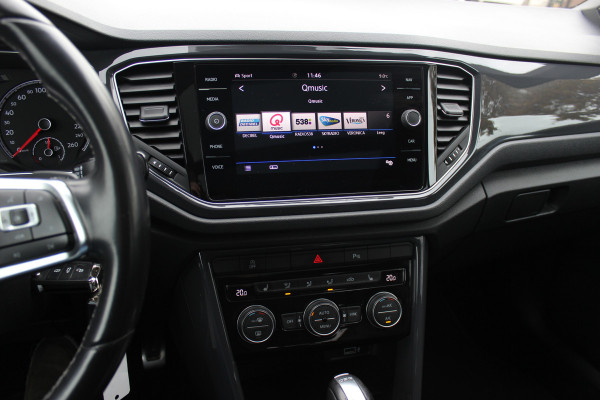 Volkswagen T-Roc 2.0 TSI 4Motion Sport 3x R-line / Panoramadak / CarPlay / Parkeerhulp V+A / 18'' / Stoelverwarming / Dodehoek / ACC