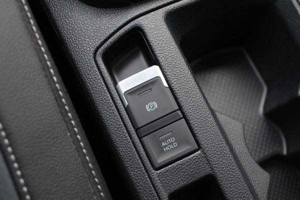 Volkswagen T-Roc 2.0 TSI 4Motion Sport 3x R-line / Panoramadak / CarPlay / Parkeerhulp V+A / 18'' / Stoelverwarming / Dodehoek / ACC